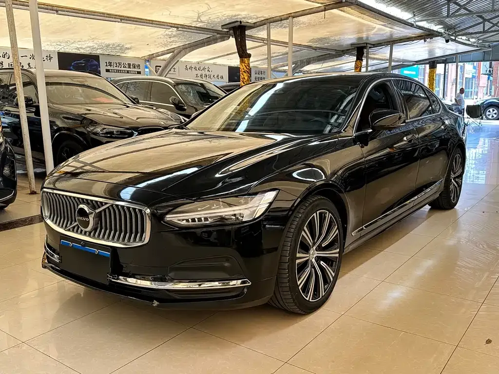 Volvo S90 — фото 1