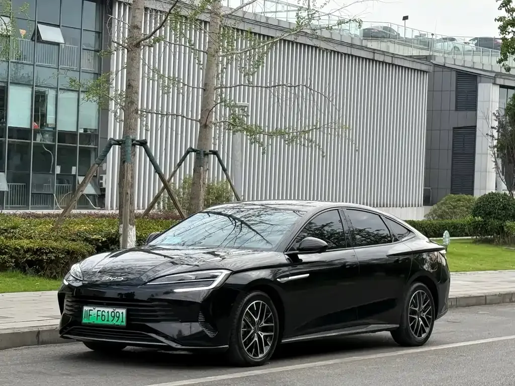BYD Seal — фото 1
