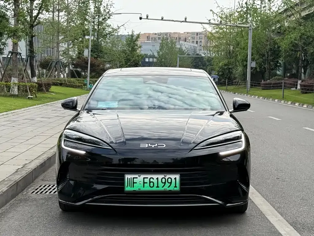 BYD Seal — фото 8