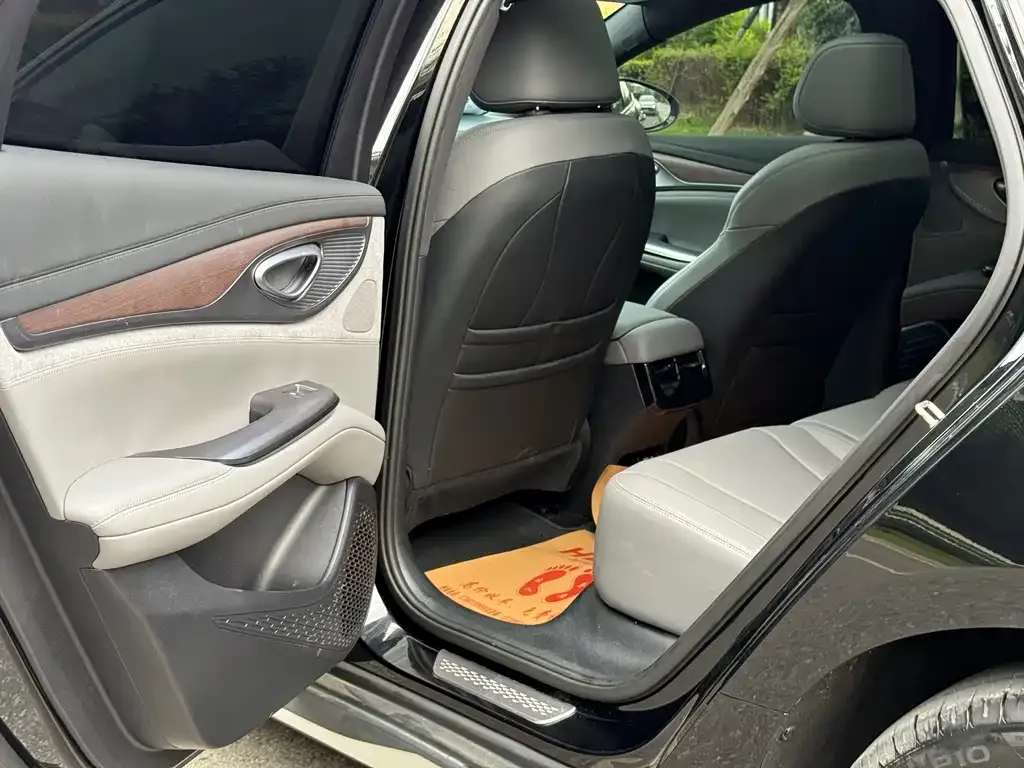 BYD Seal — фото 2