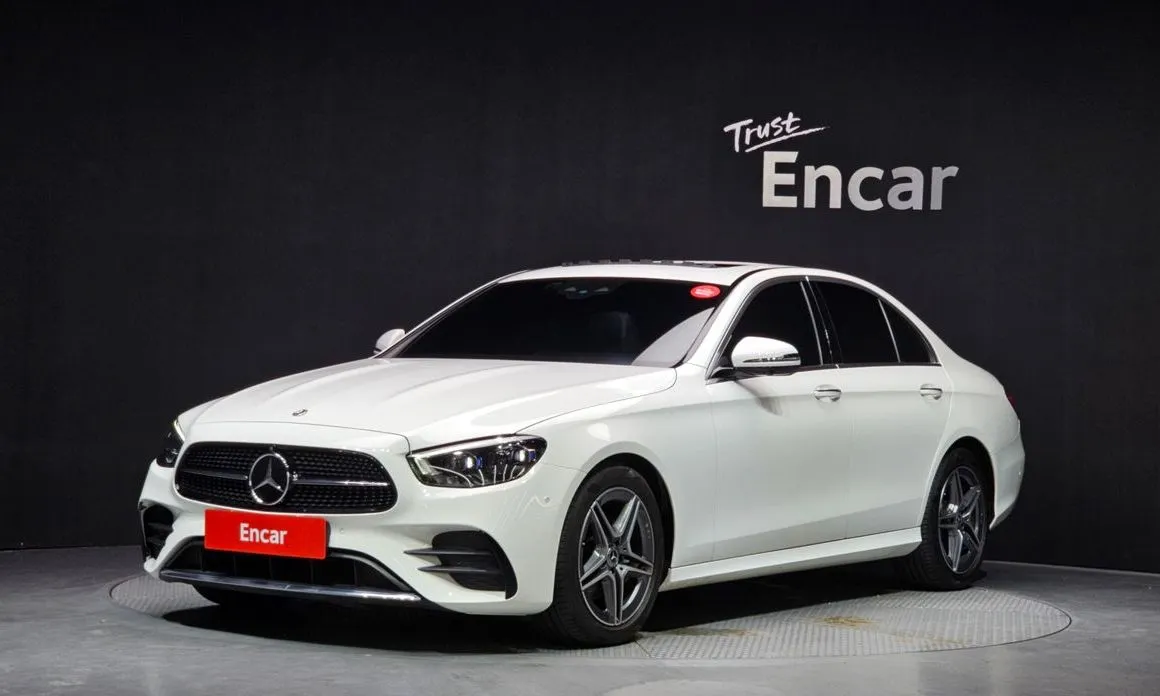 Mercedes-Benz E-Class — фото 1