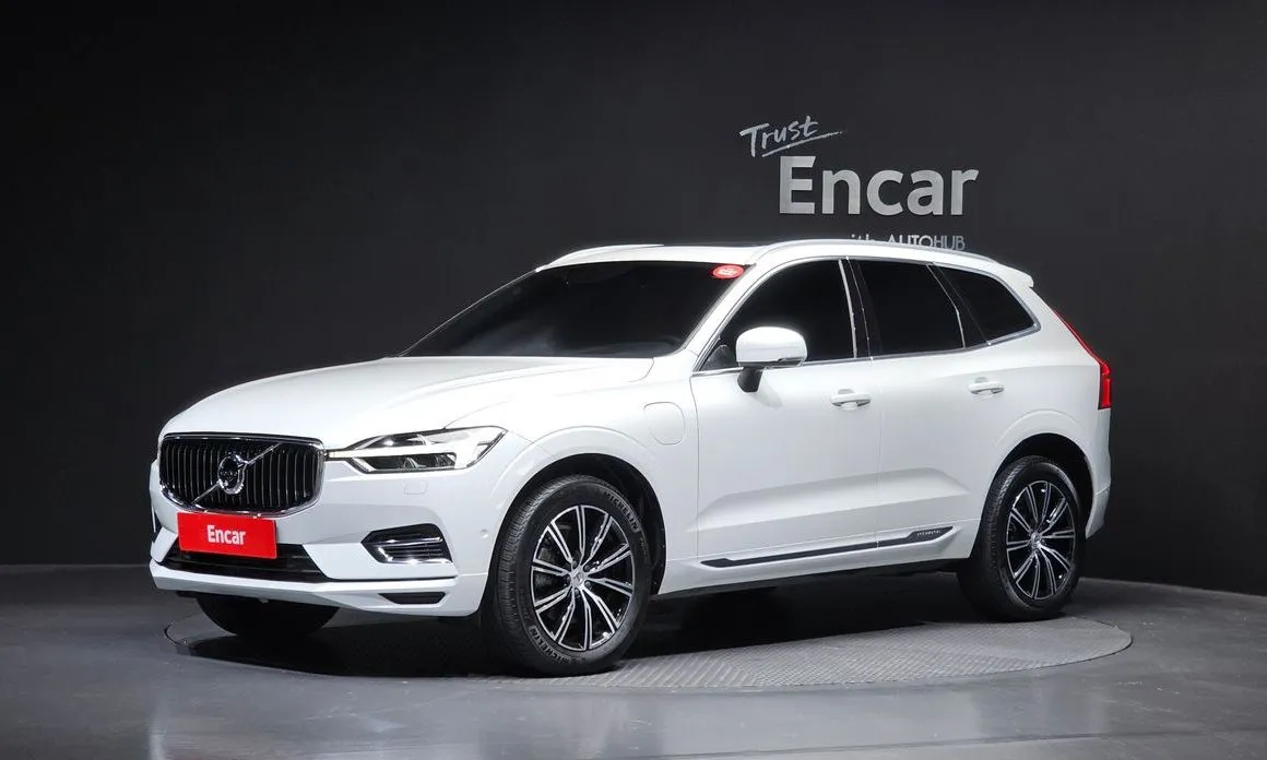 Volvo XC60 — фото 1