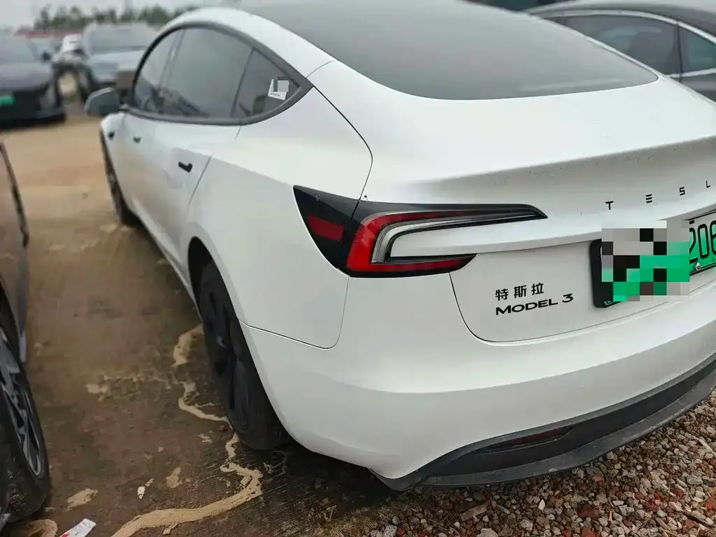 Tesla Model 3 — фото 5