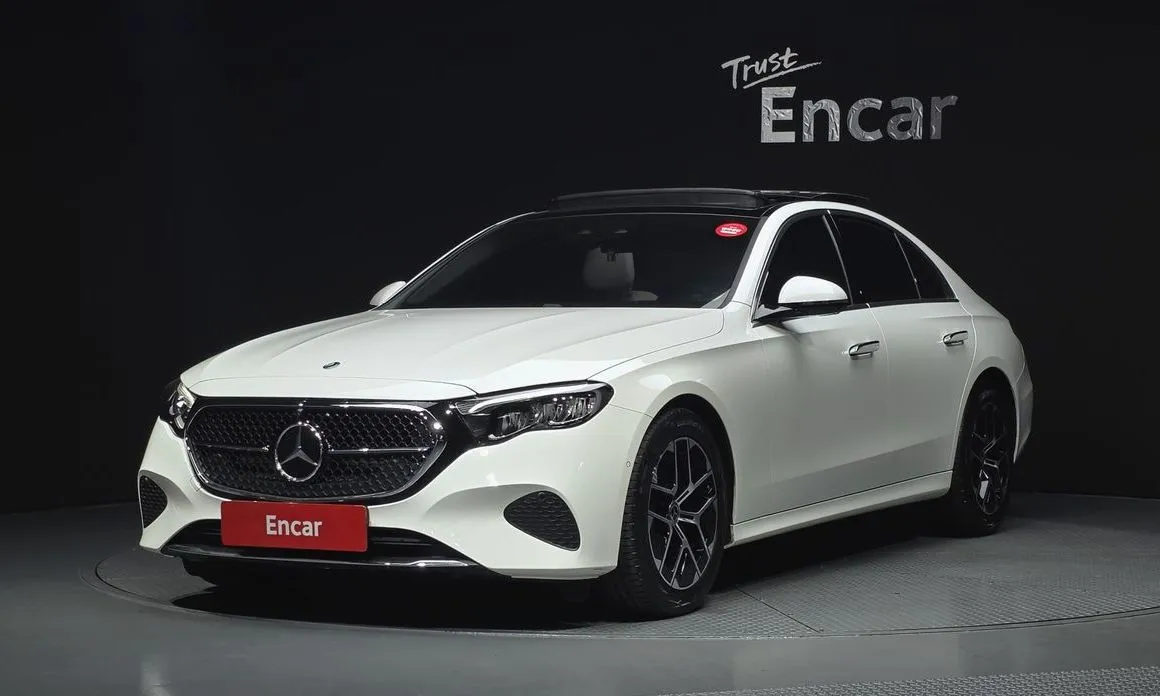 Mercedes-Benz E-Class — фото 1