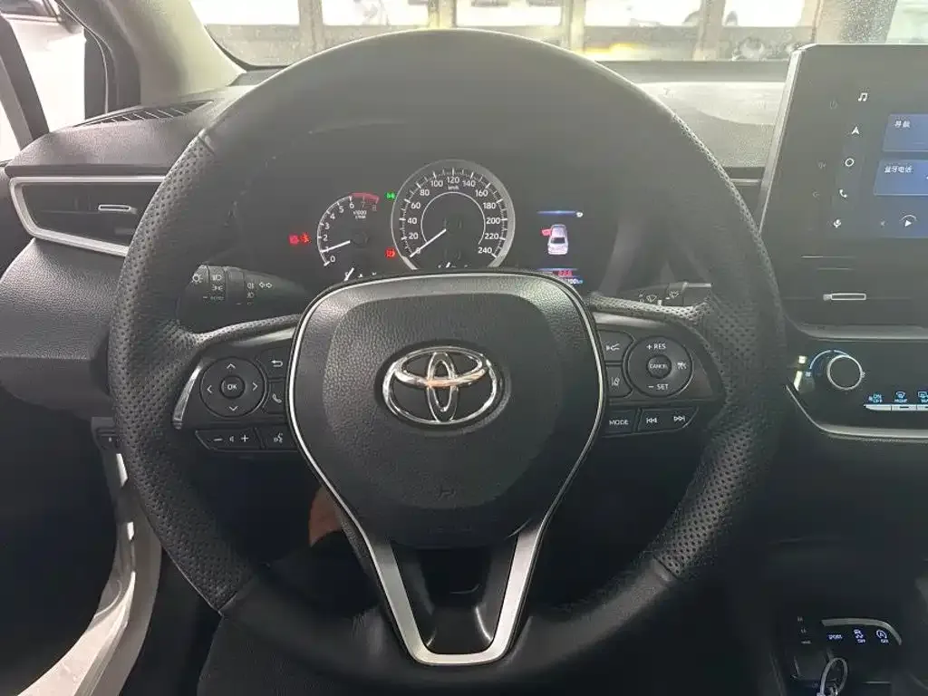 Toyota Corolla — фото 2