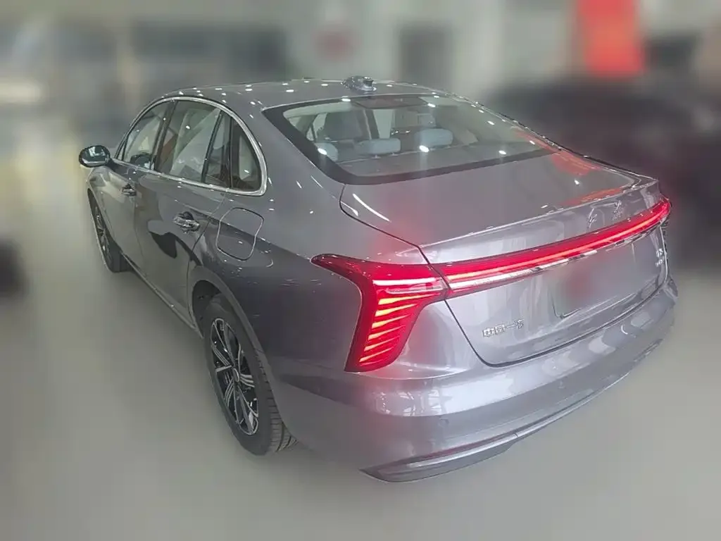 Hongqi H5 PHEV — фото 10