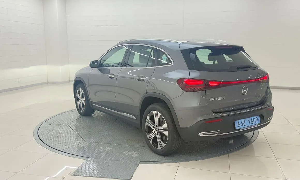 Mercedes-Benz EQA — фото 10