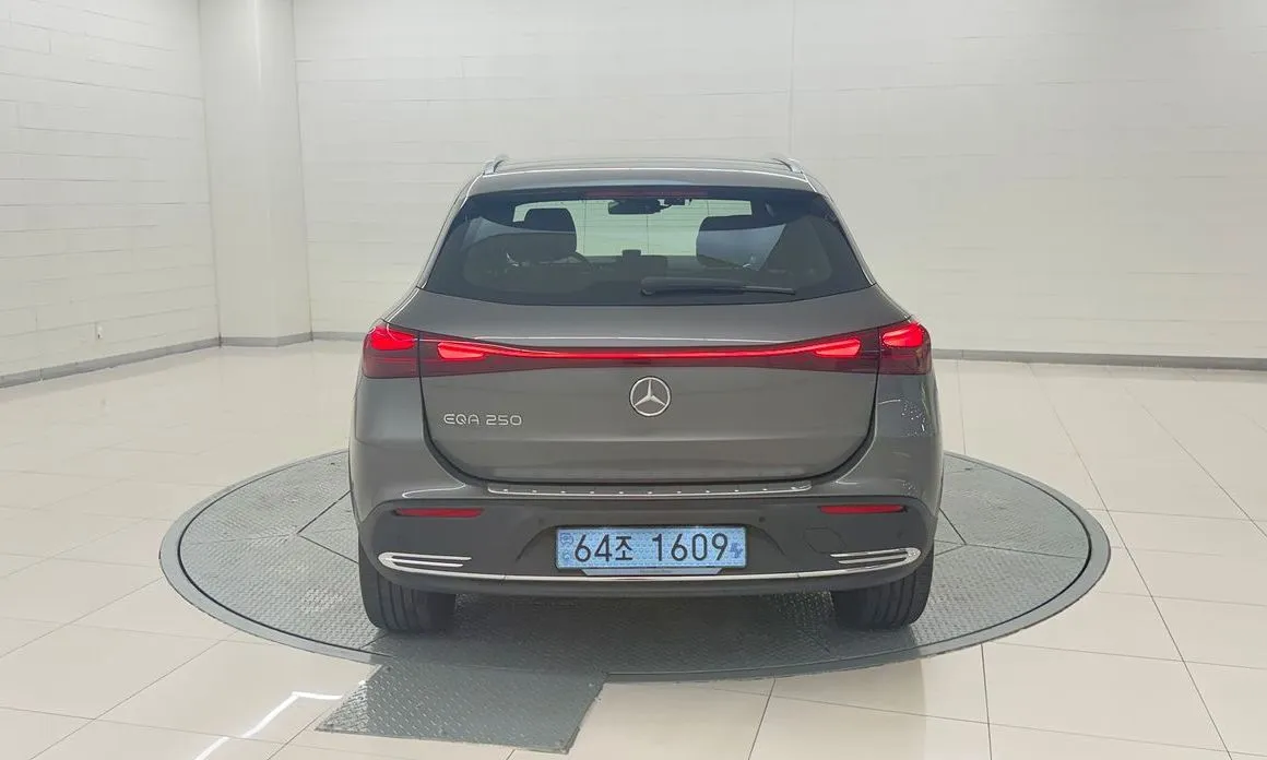 Mercedes-Benz EQA — фото 2
