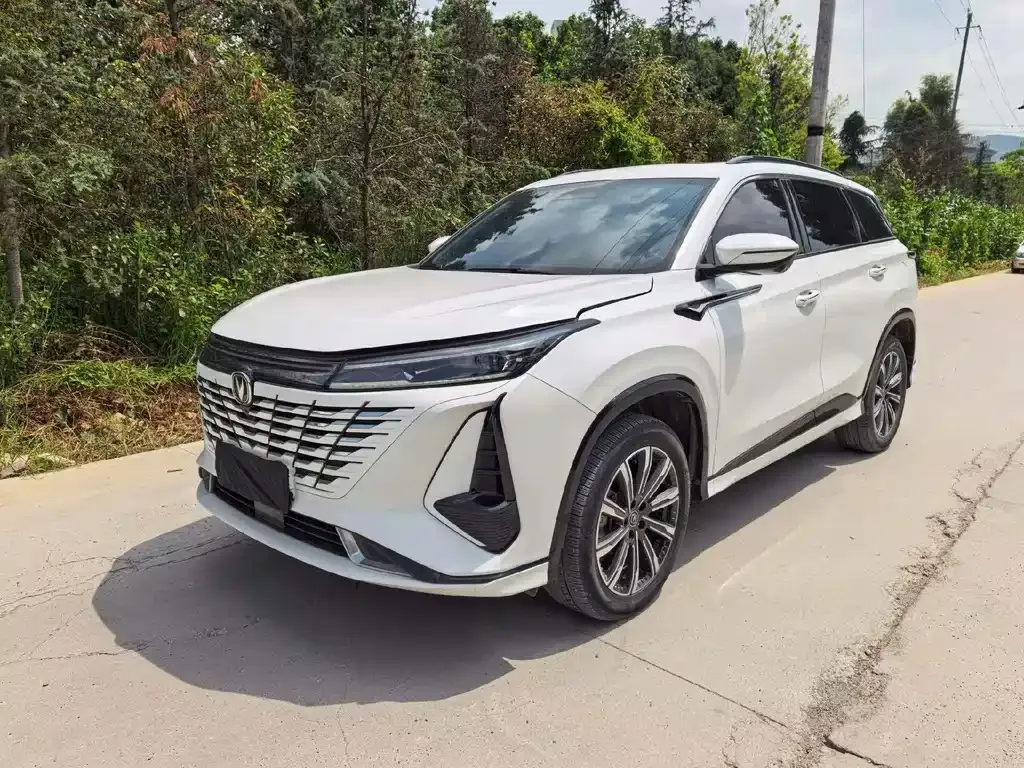 Changan CS75PLUS — фото 1