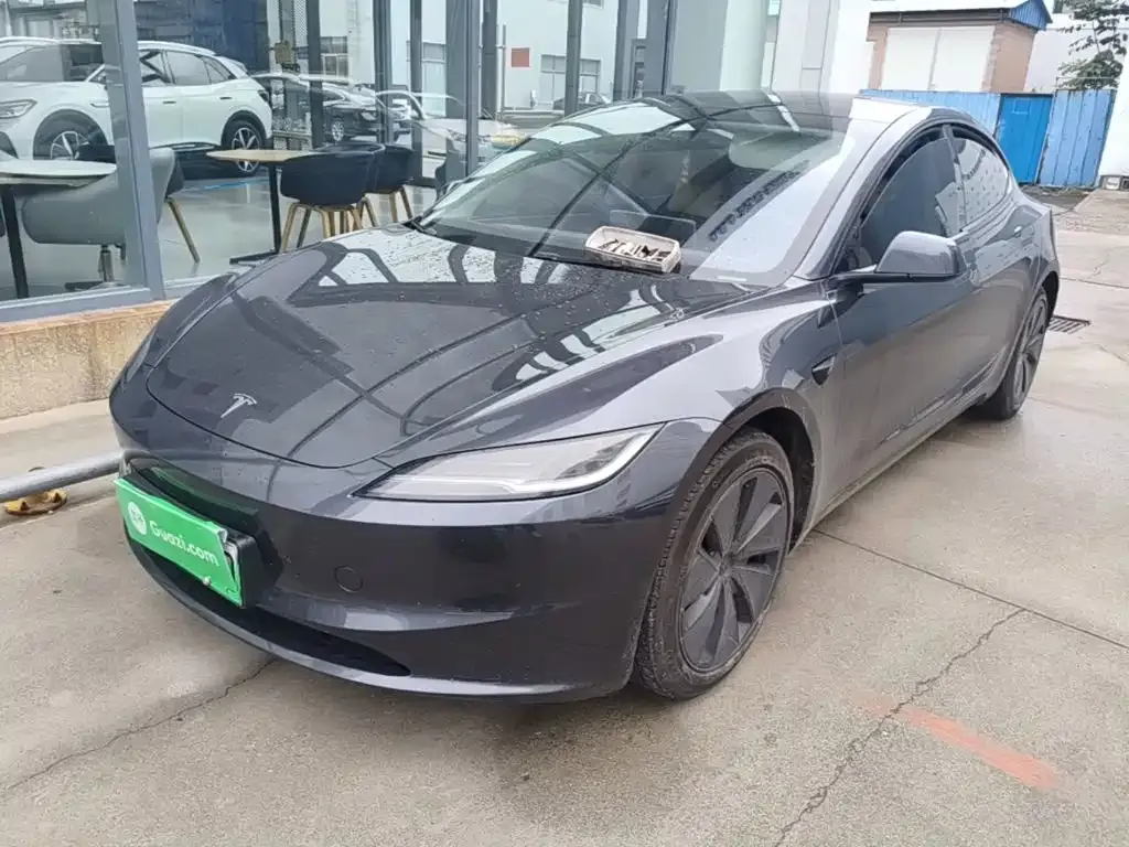 Tesla Model 3 — фото 8