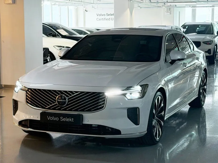 Volvo S90 — фото 1