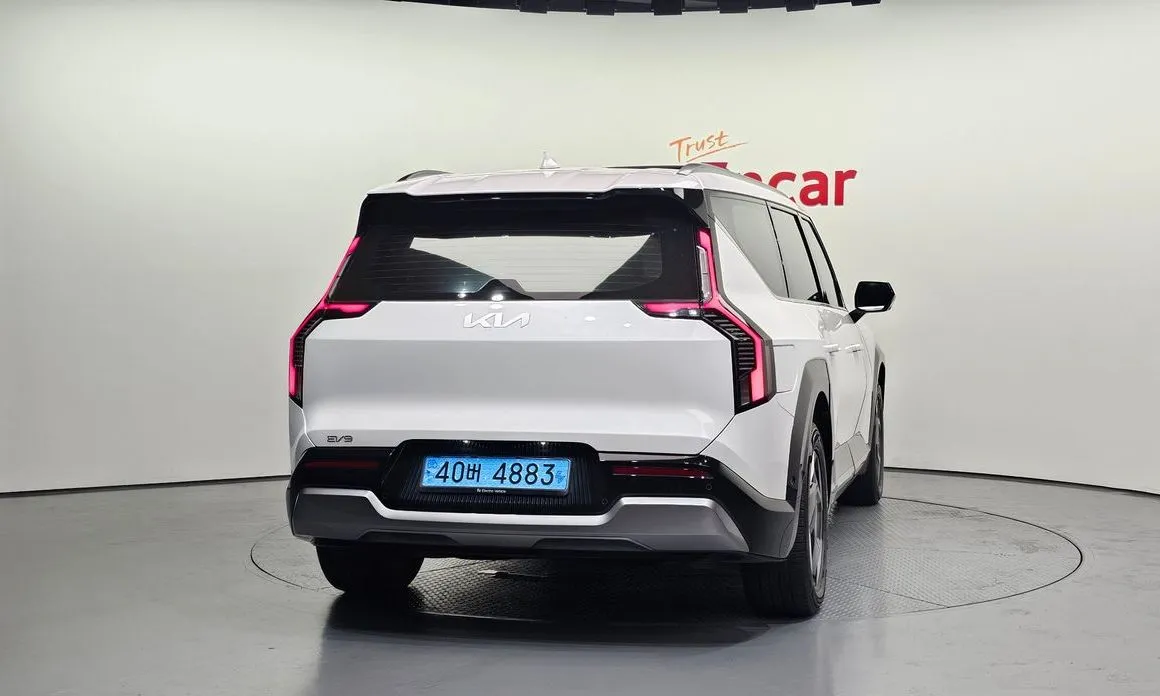 Kia EV9 — фото 3