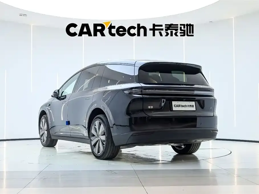 Li Auto i8 — фото 7