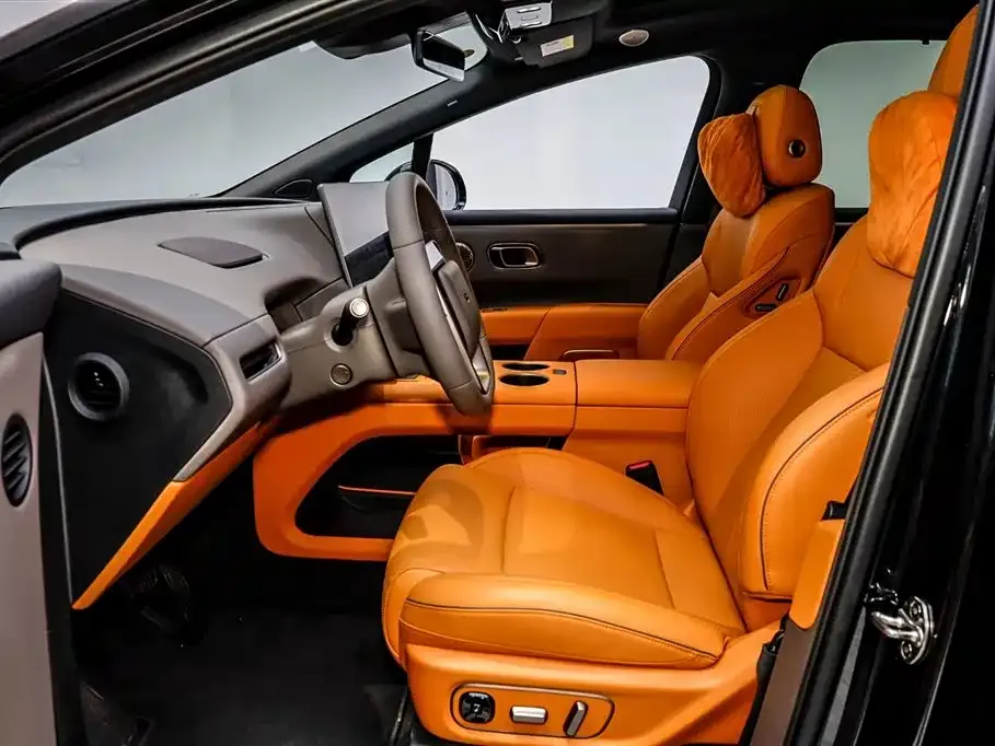 Li Auto i8 — фото 5