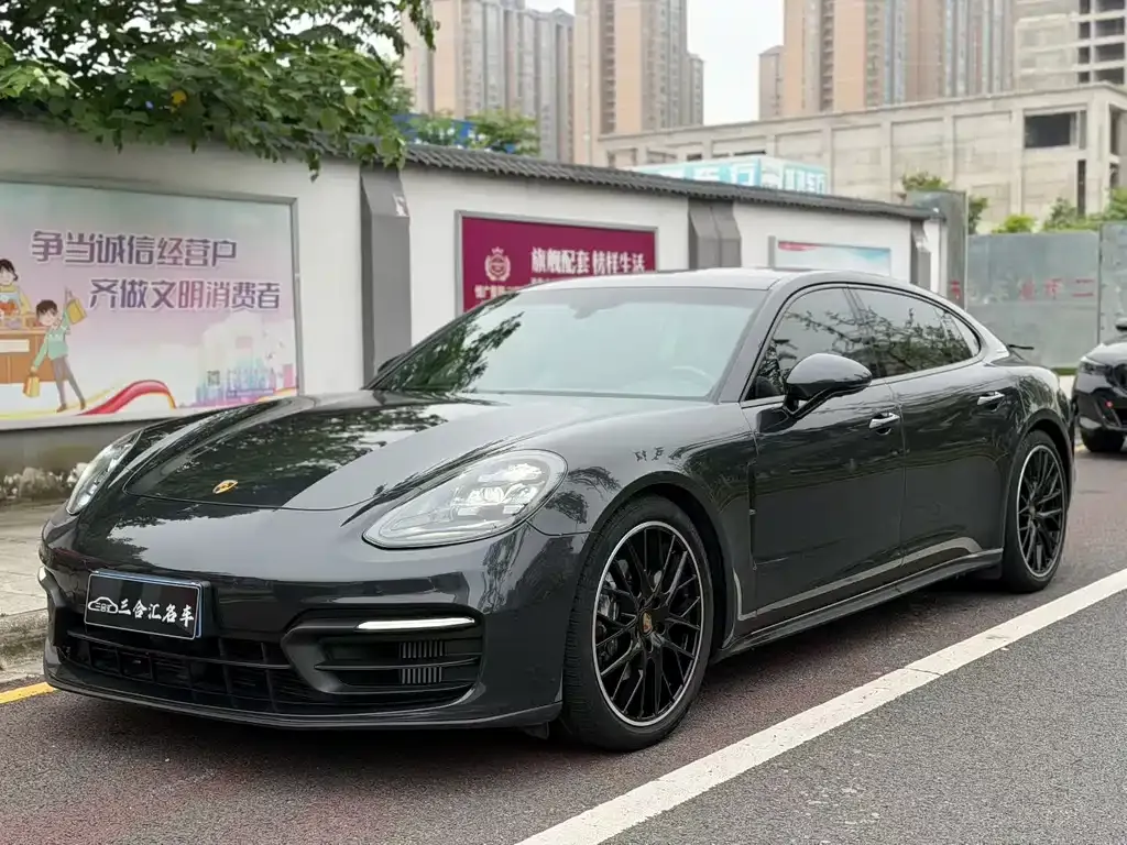 Porsche Panamera — фото 1