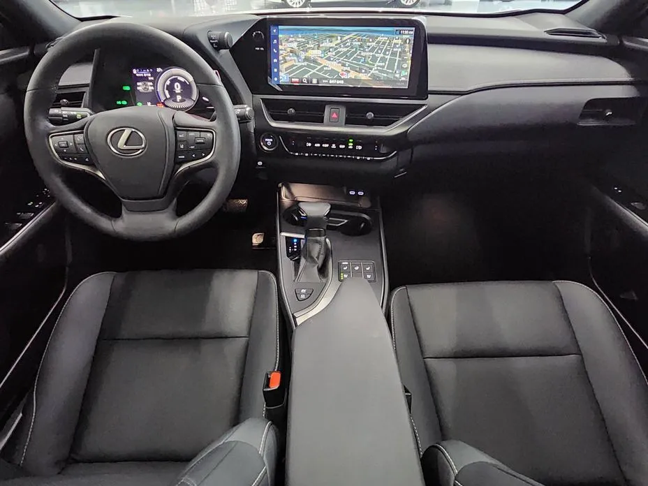 Lexus UX — фото 9