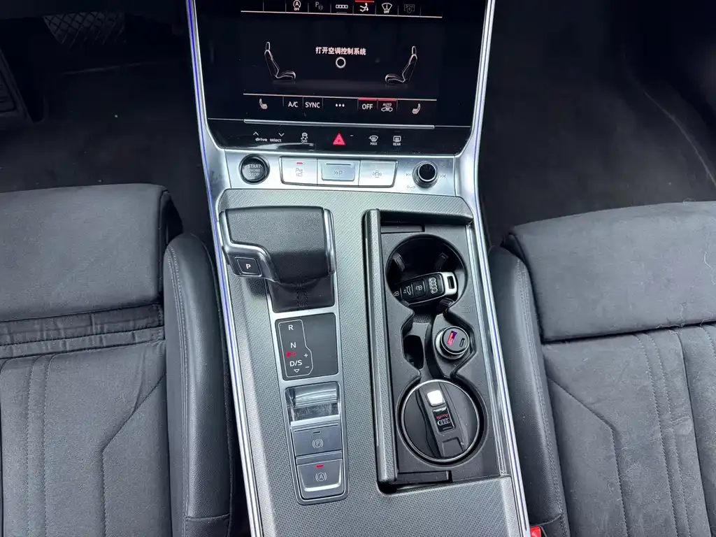 Audi A7 — фото 10