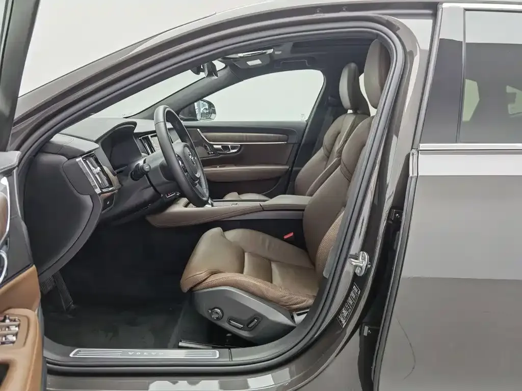 Volvo S90 — фото 10