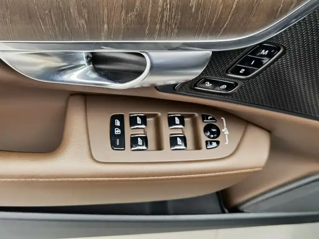 Volvo S90 — фото 9
