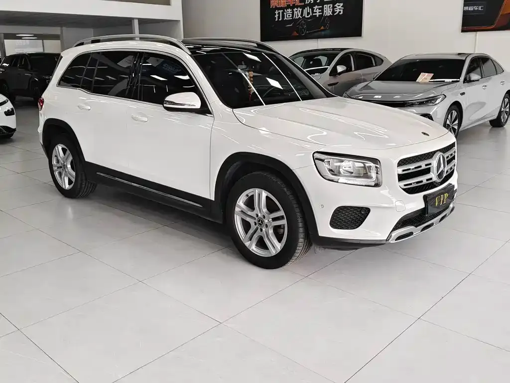 Mercedes-Benz GLB — фото 10
