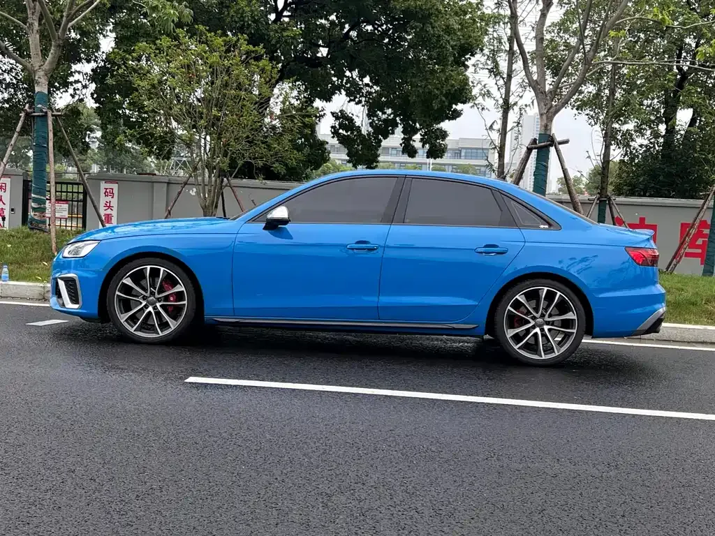 Audi S4 — фото 8