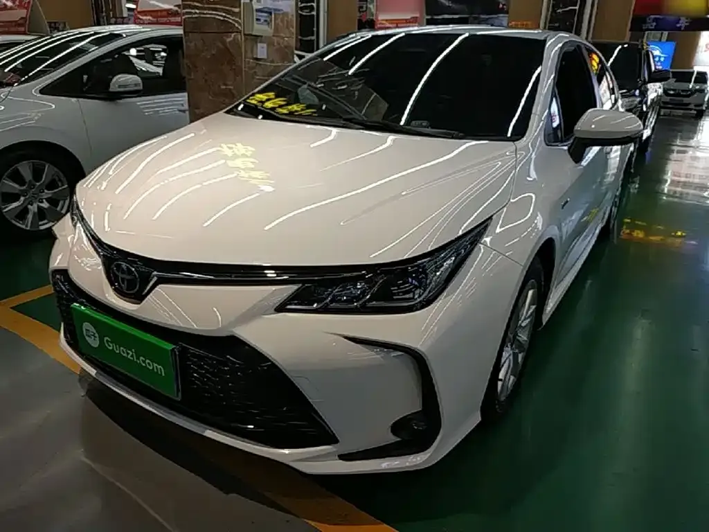 Toyota Corolla — фото 1