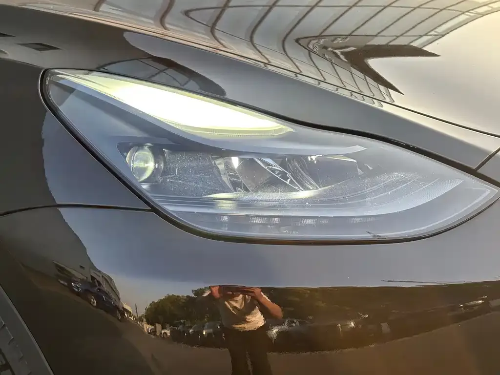 Tesla Model Y — фото 2