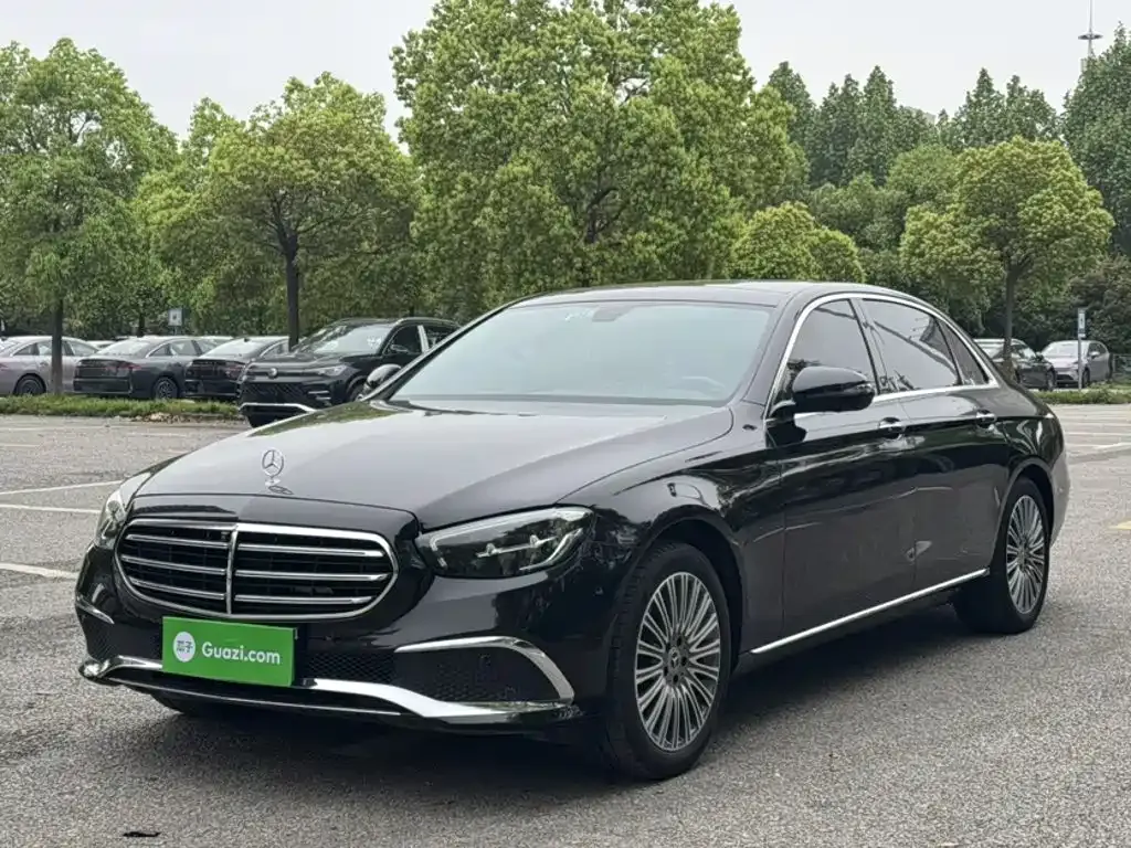 Mercedes-Benz E-Class — фото 1