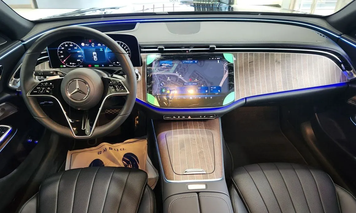 Mercedes-Benz E-Class — фото 10
