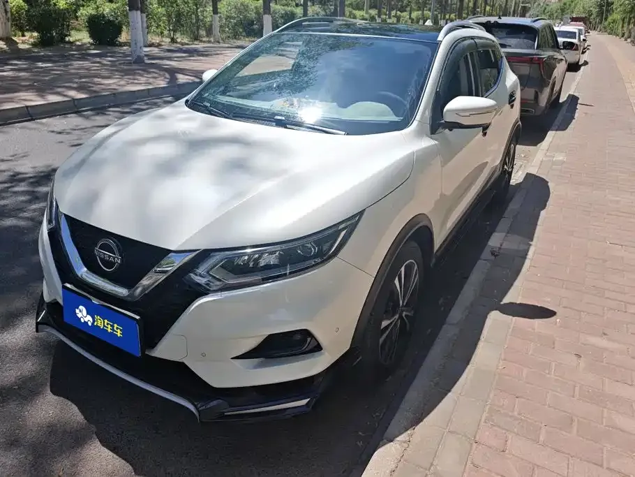 Nissan Qashqai — фото 1