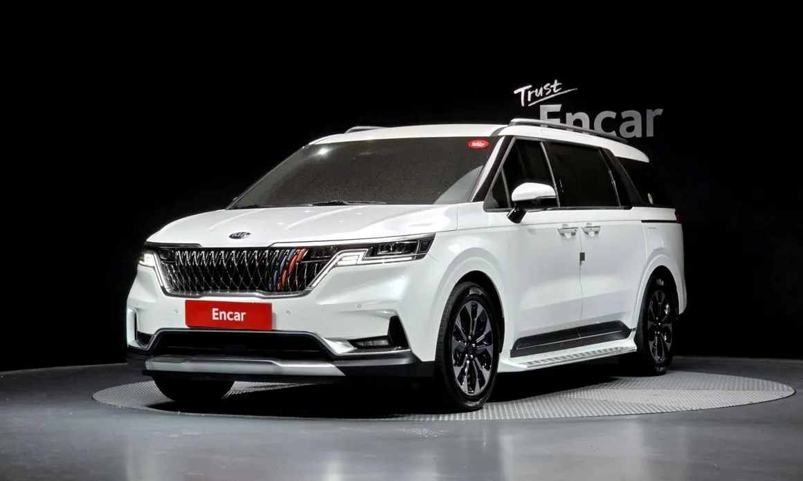 Kia Carnival — фото 1