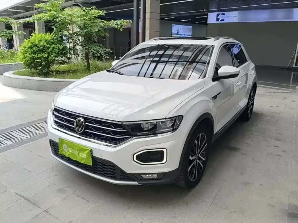 Volkswagen T-Roc — фото 1