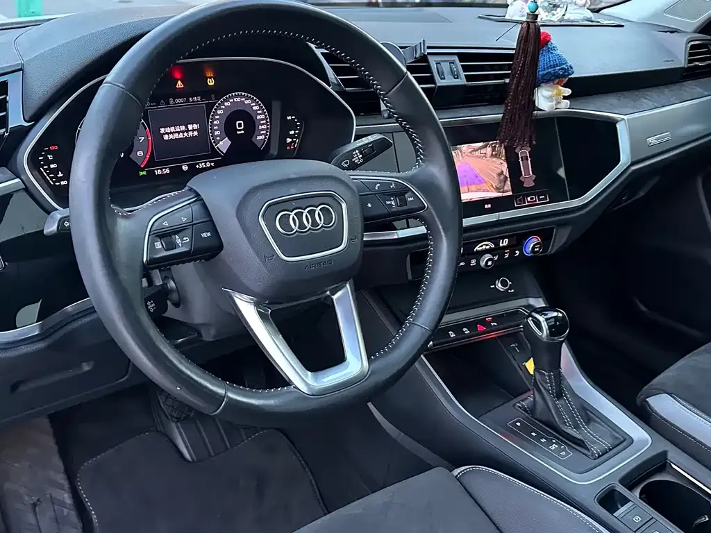 Audi Q3 — фото 6