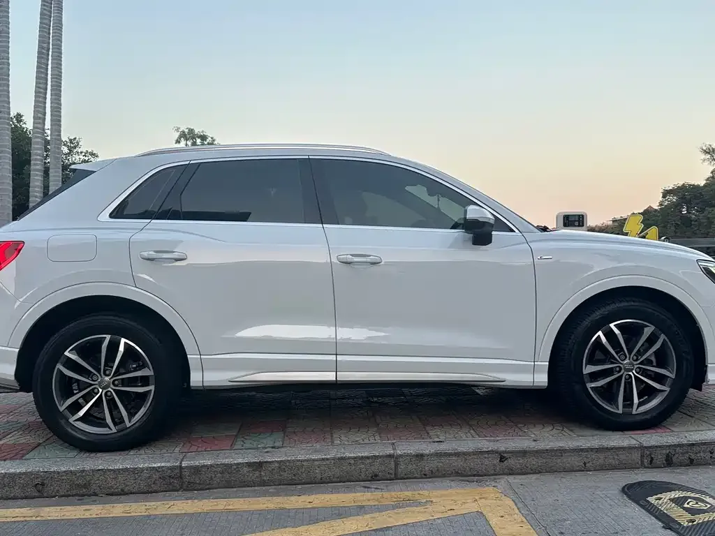 Audi Q3 — фото 4