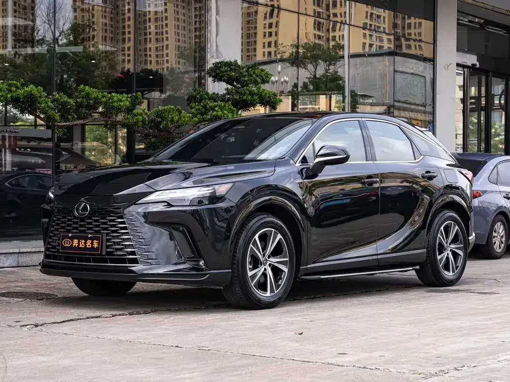 Lexus RX — фото 1