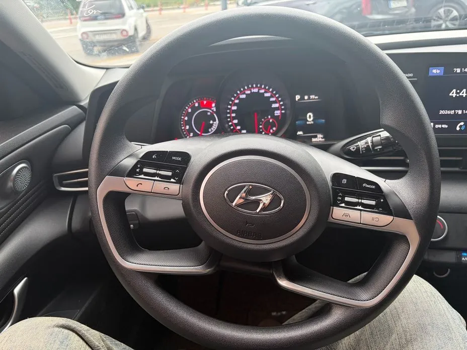 Hyundai AVANTE — фото 3