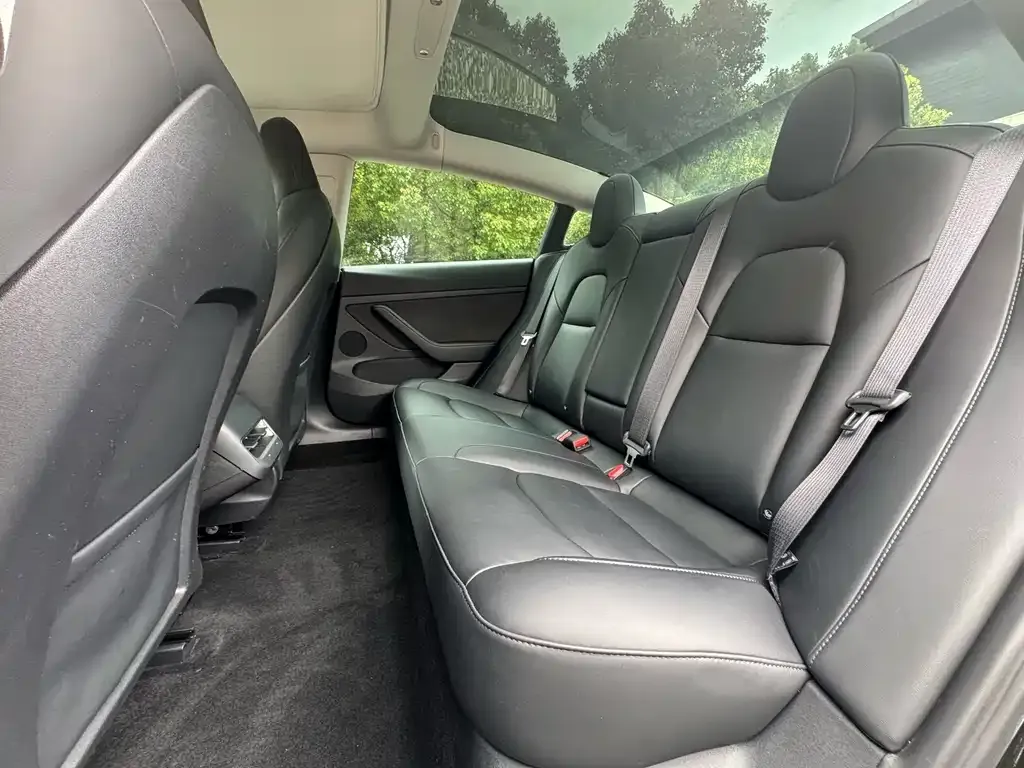 Tesla Model 3 — фото 2