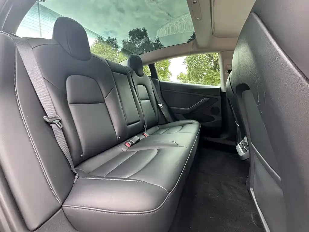Tesla Model 3 — фото 6