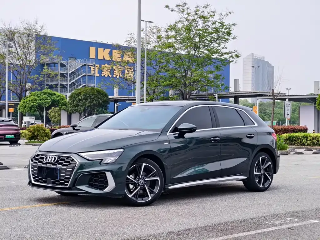 Audi A3 — фото 1