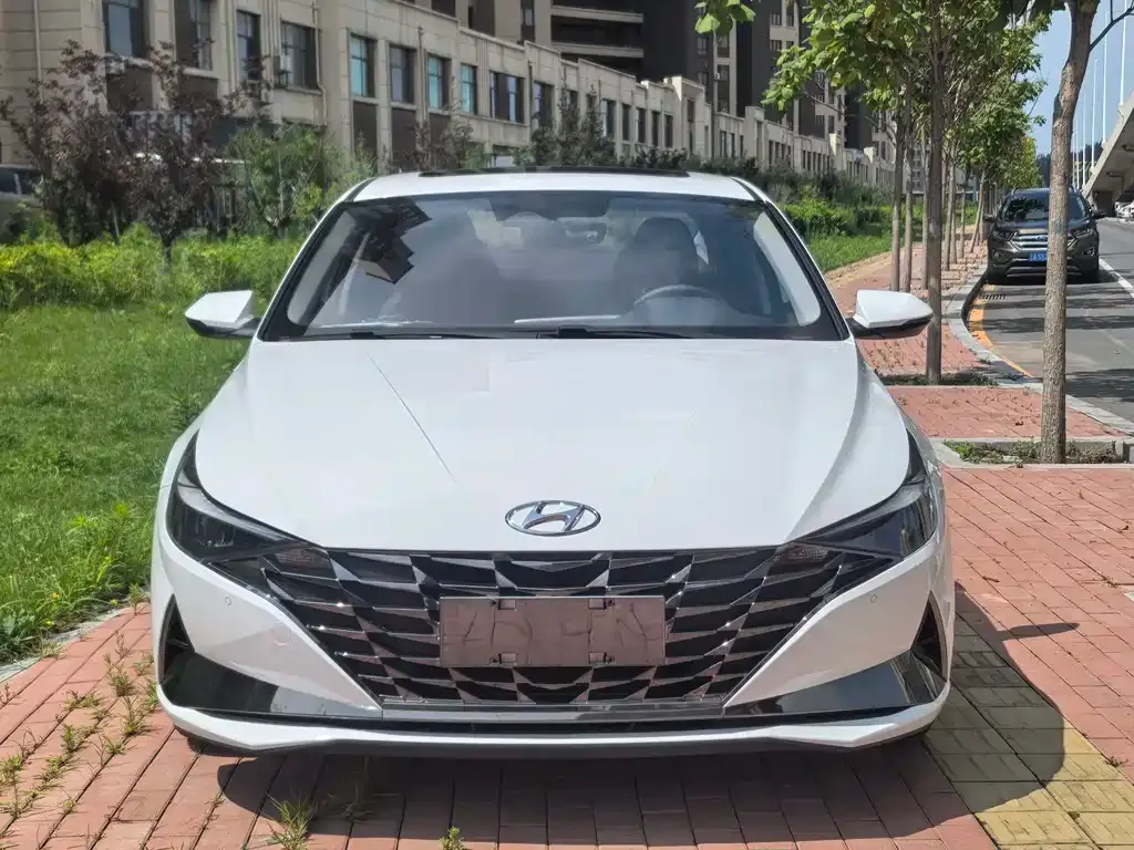 Hyundai Elantra — фото 5