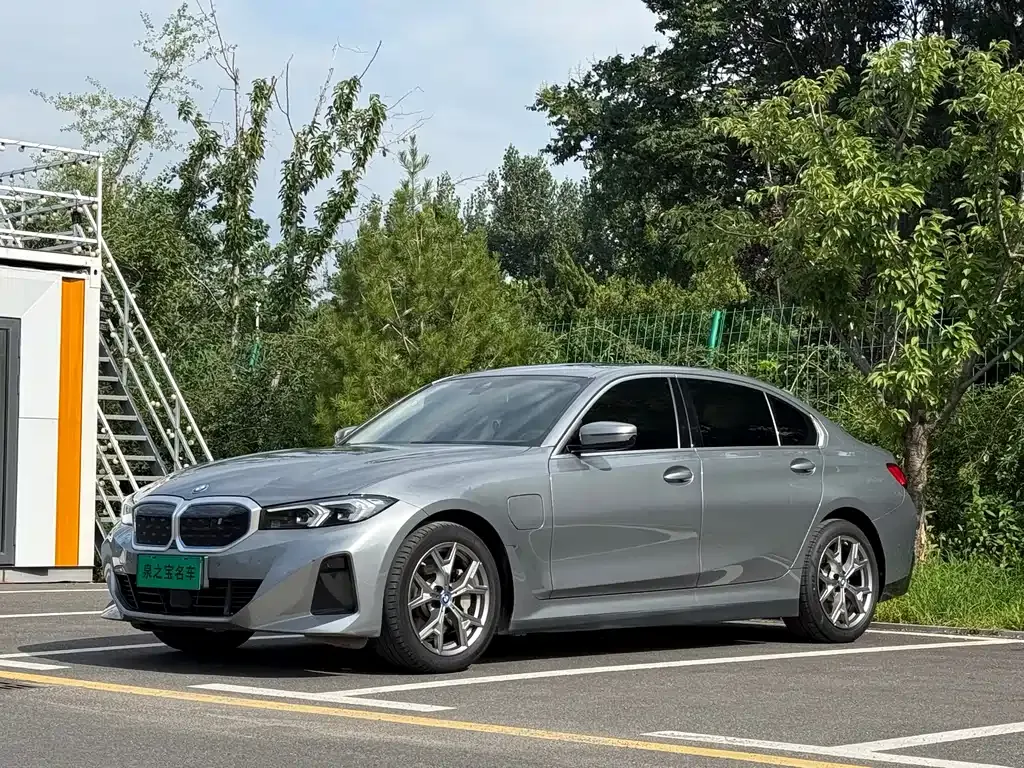 BMW i3 — фото 1