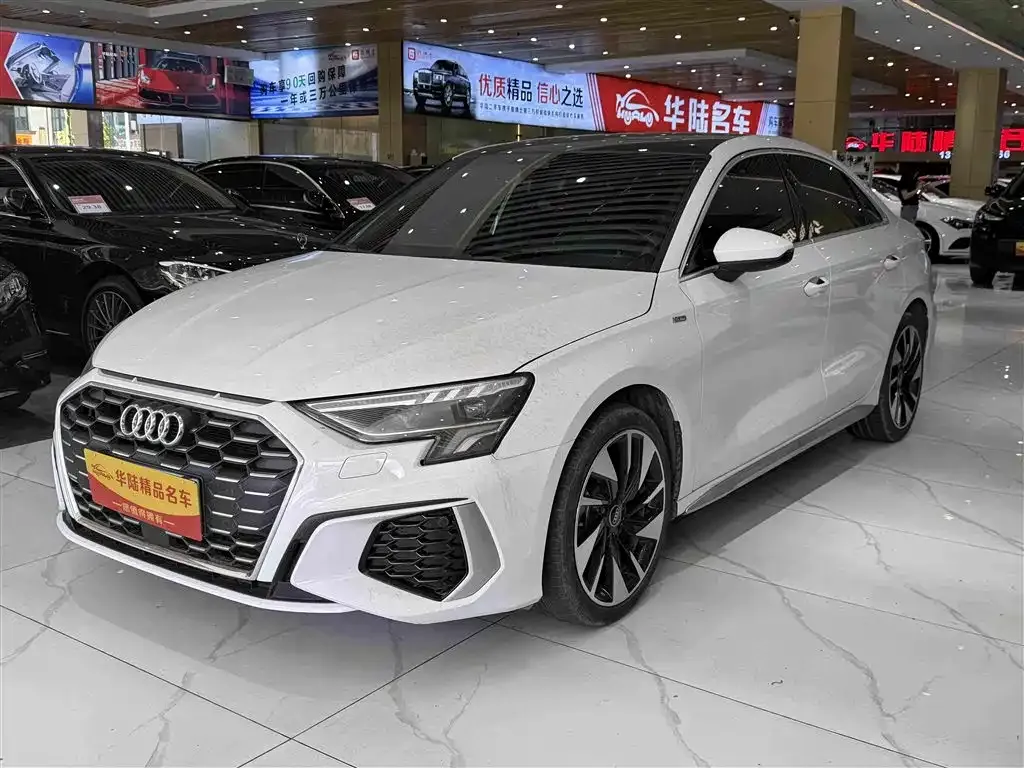 Audi A3 — фото 1