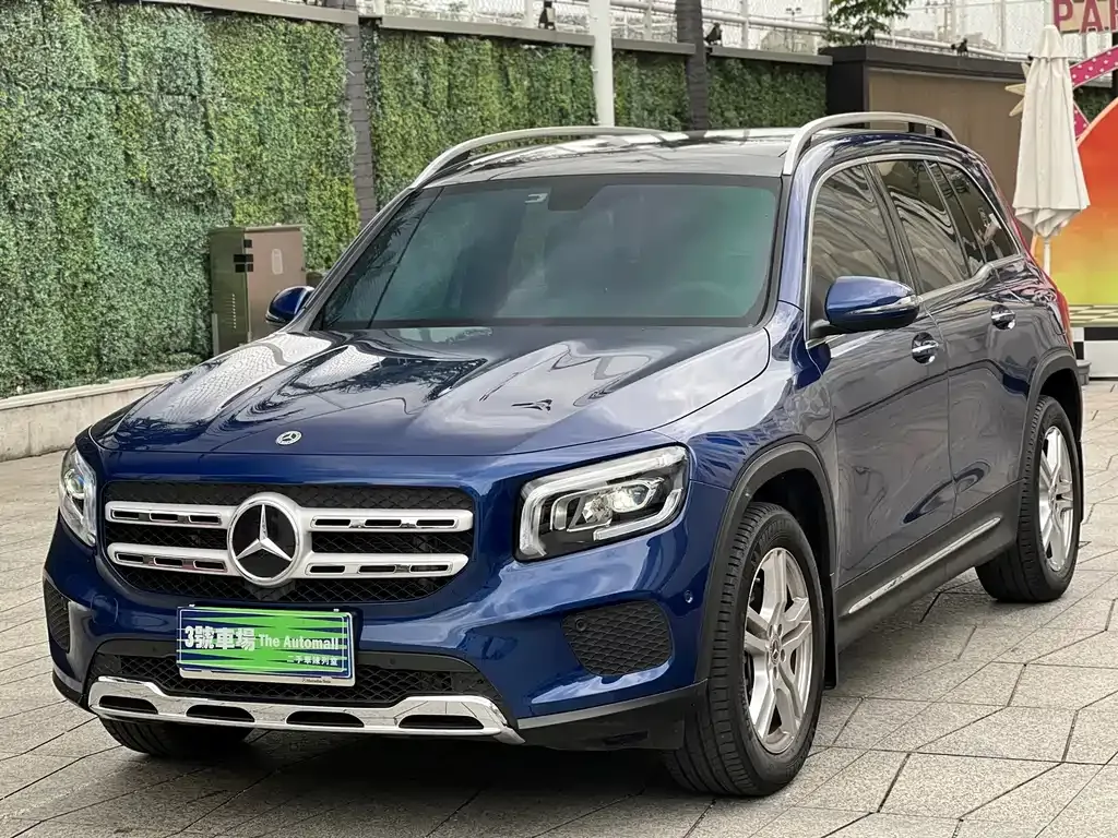 Mercedes-Benz GLB — фото 1