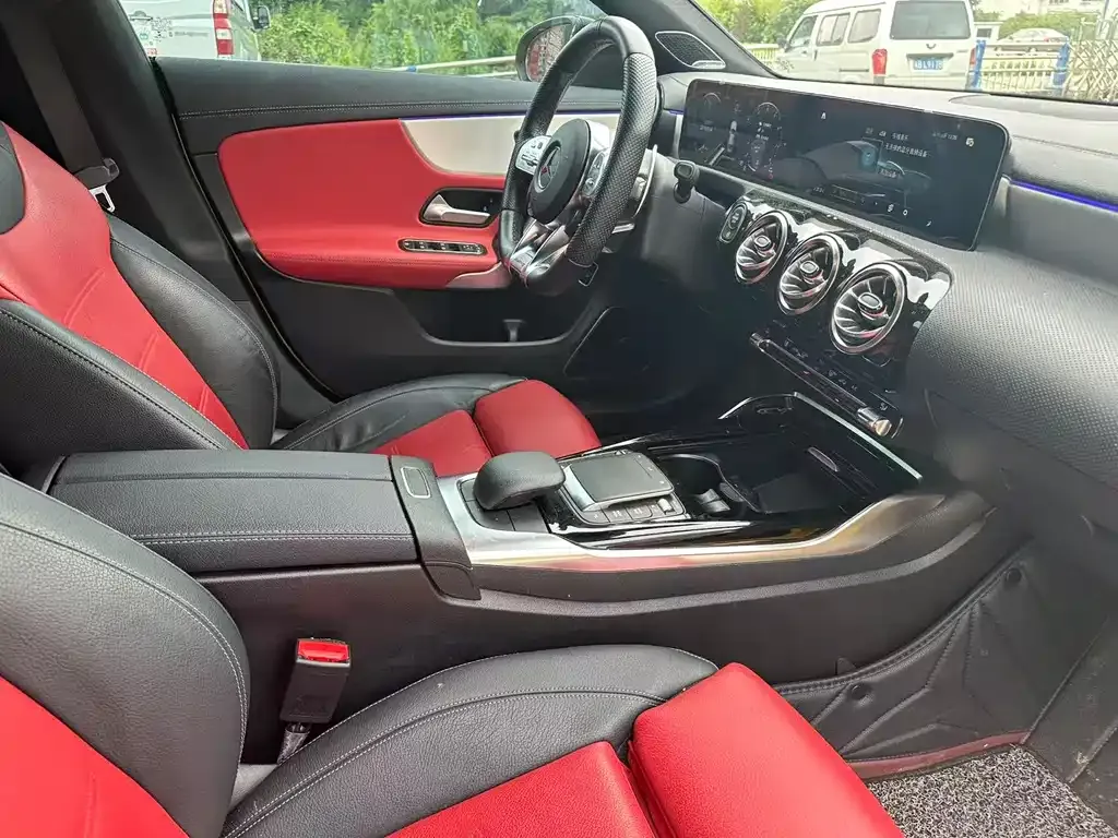 Mercedes-Benz CLA AMG — фото 5