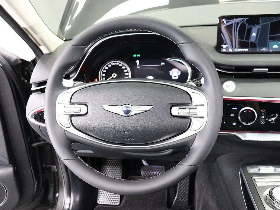 Genesis GV70 — фото 2