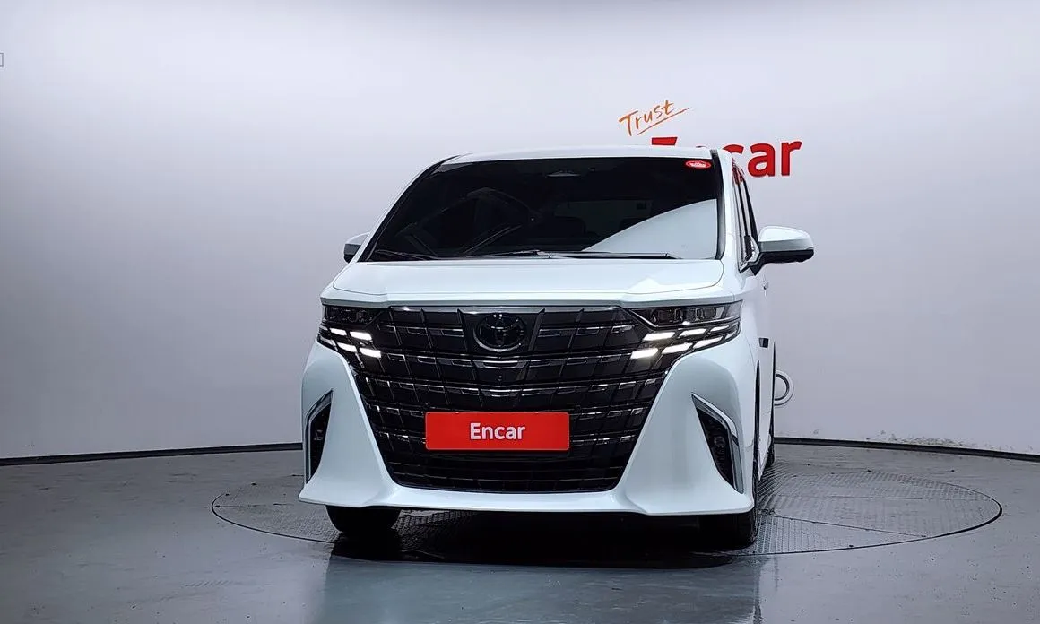 Toyota Alphard — фото 2