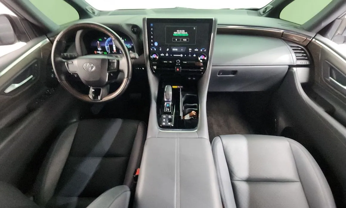 Toyota Alphard — фото 5