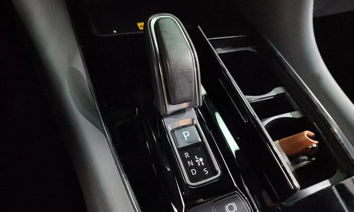 Toyota Alphard — фото 4