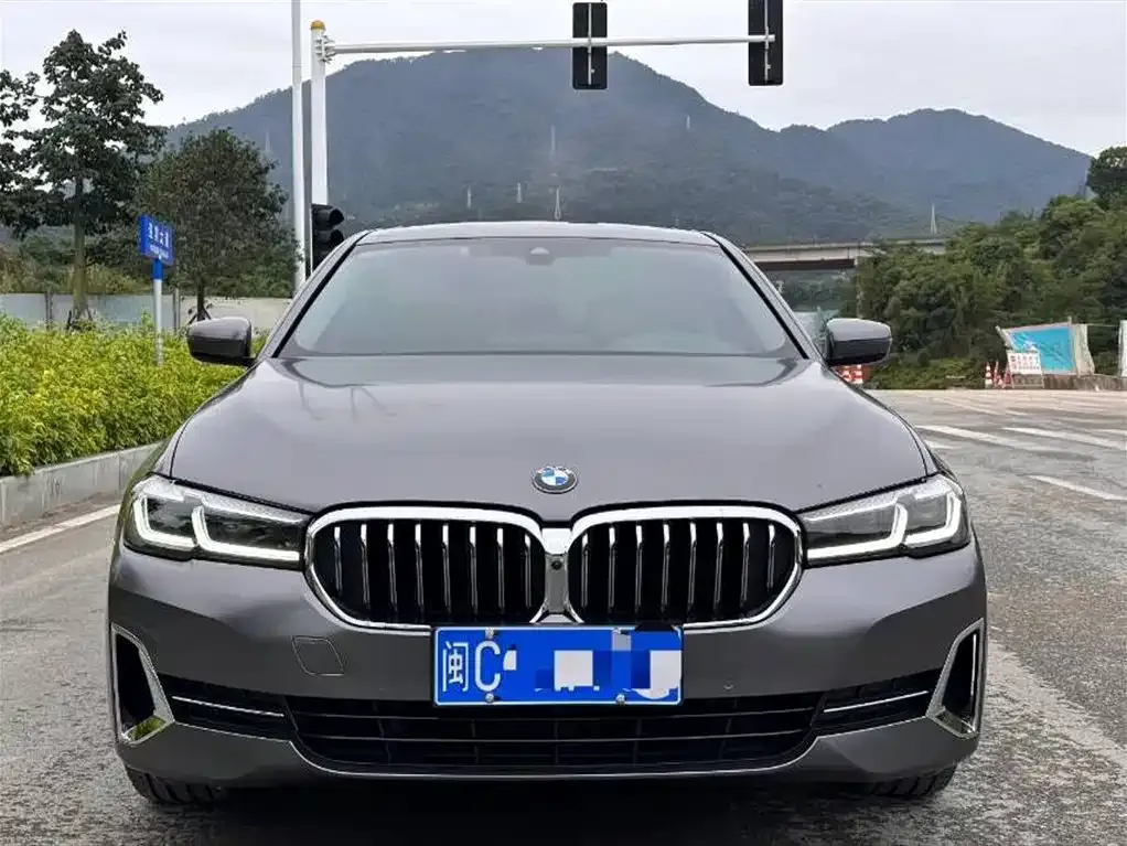 BMW 5 Series — фото 9