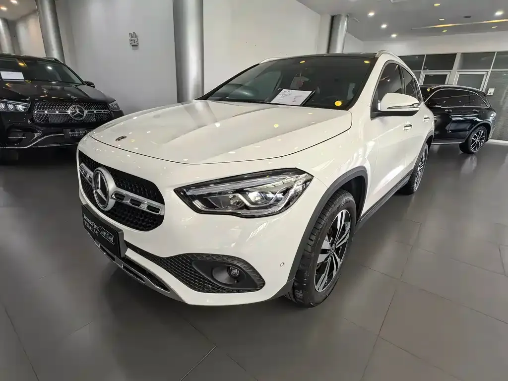 Mercedes-Benz GLA — фото 1
